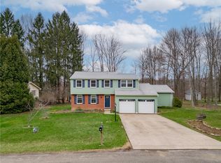 121 Parklane Dr, Slippery Rock, PA 16057