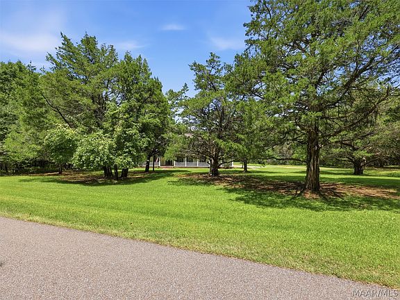 3rd image of 600 Cedar Pines Rd