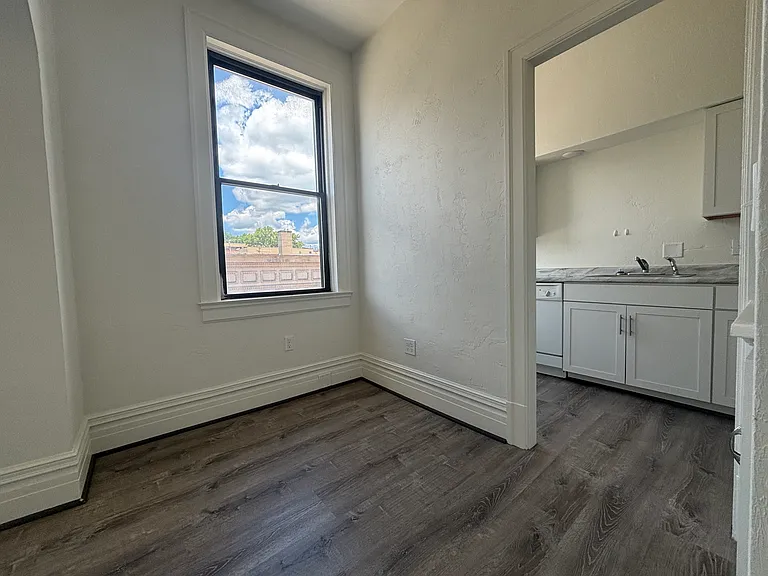 1 W Pike St #3C — Photo 6