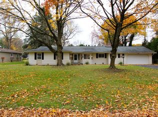 22 Cranston Rd, Pittsford, NY 14534