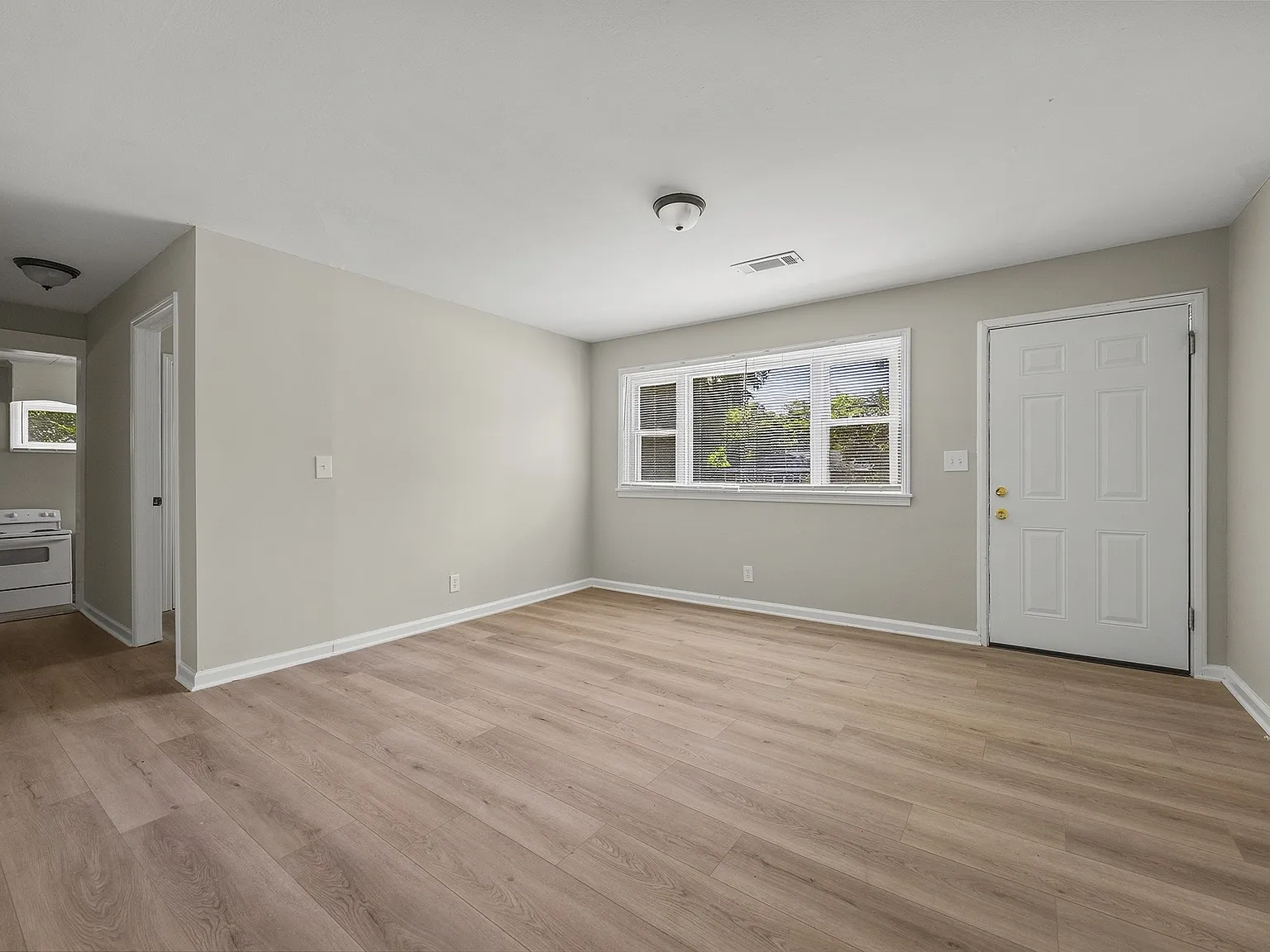 4 bed, 1622 sqft, $1,700 — Photo 4