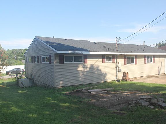 4th image of 603 Maple Ln