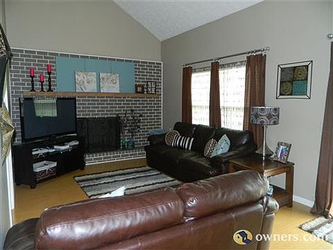 5th image of 21 Town & Country Dr