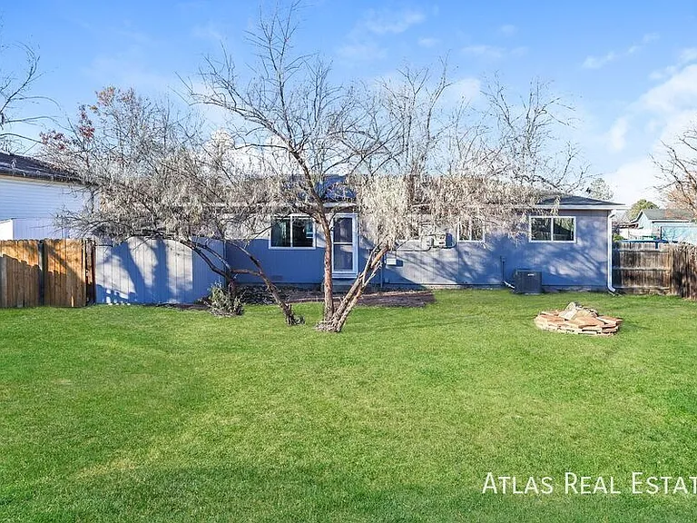 730 S Oakland St — Photo 13