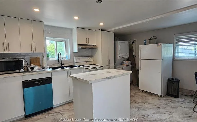 1141 Howard Ave #UPPER — Photo 11