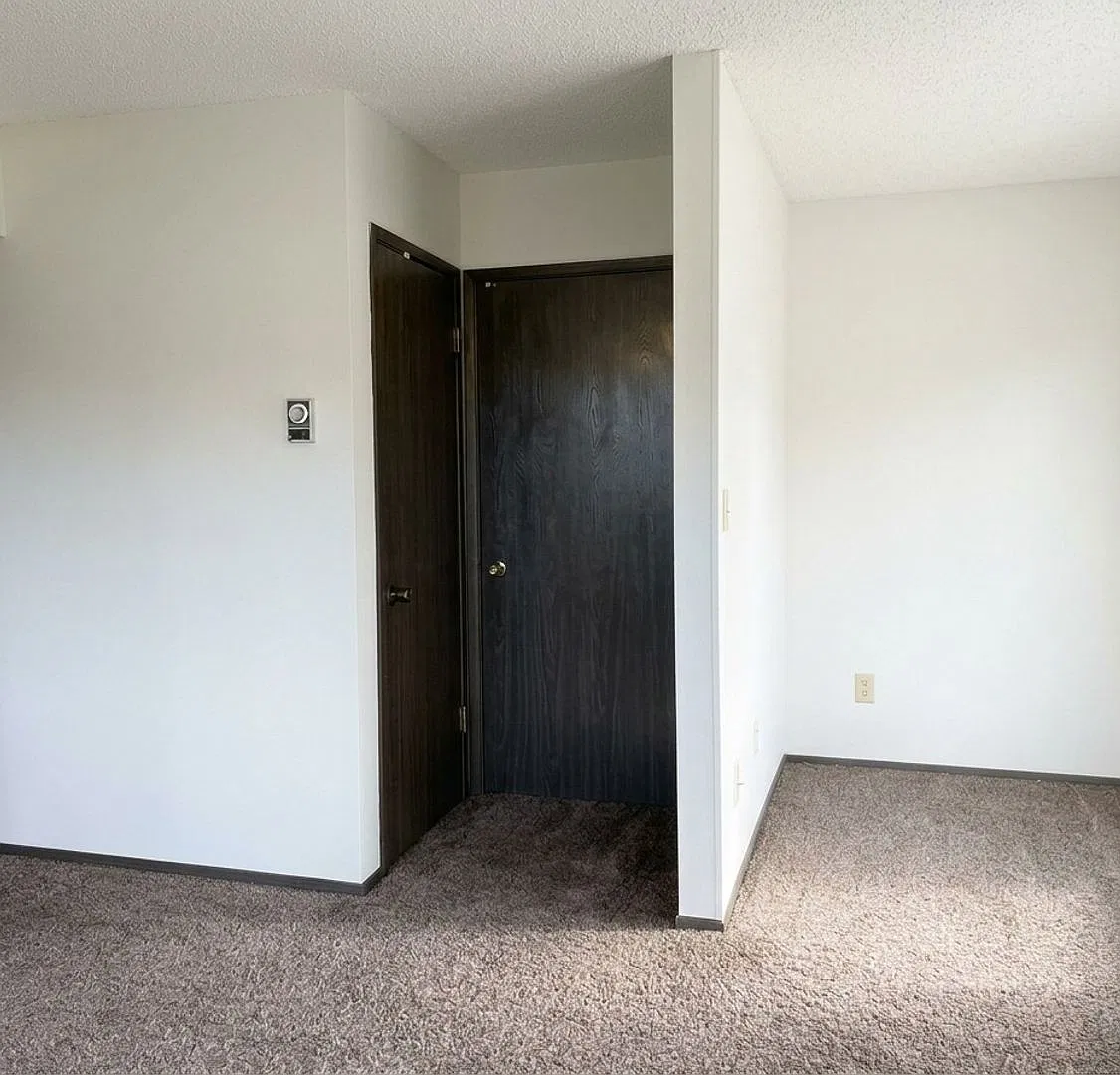 Pinecrest Terrace — Photo 4