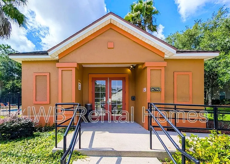 6869 Lake Mist Ln — Photo 17