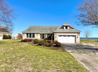109 Waterway Ct, Aydlett, NC 27916