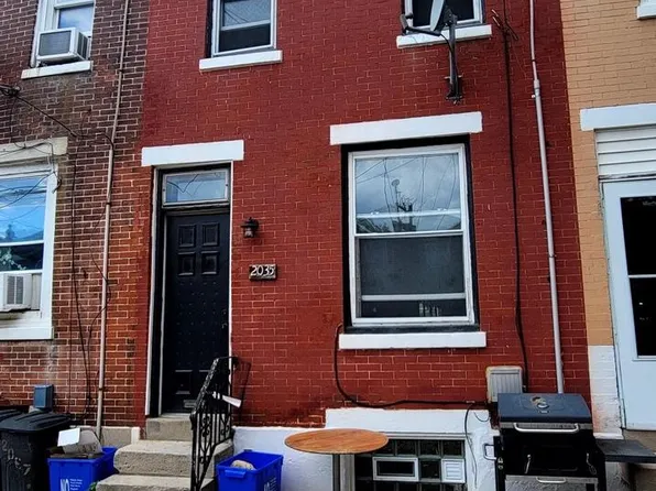 2035 Dennie St, Philadelphia, PA 19140