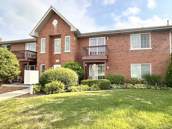 170 E Division St #U102, Manteno, IL 60950