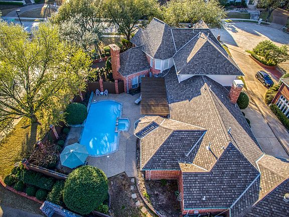 2nd image of 2700 Pelican Bay Ct