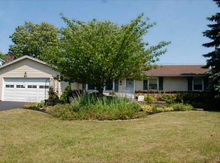 142 Rockway Dr, Rochester, NY 14612