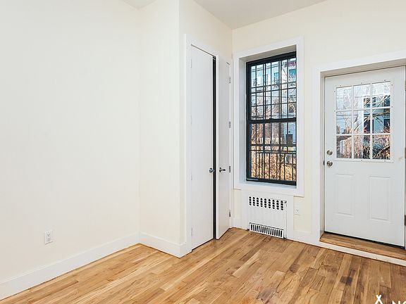 4th image of 320 Harman St #1A