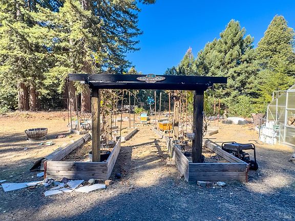 4th image of 30750 Timberline Road