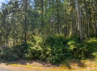 10018 Edgewood Dr, Anderson Island, WA 98303