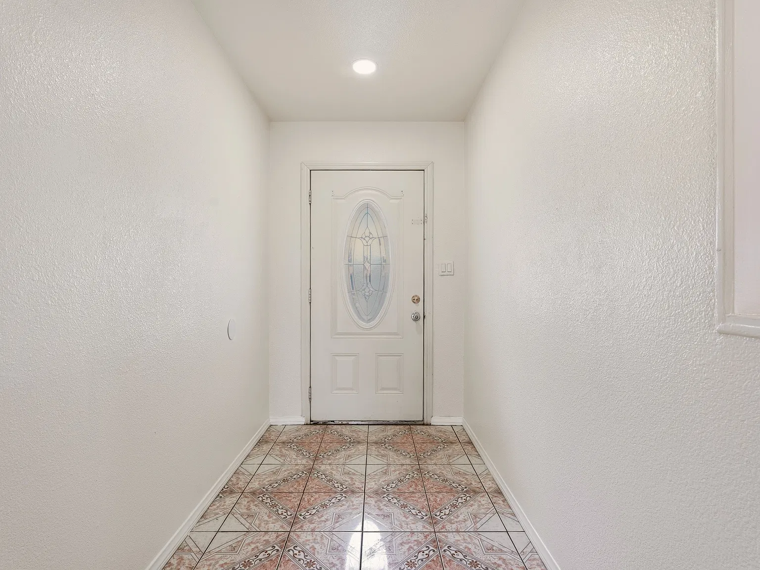 3 bed, 1005 sqft, $2,600 — Photo 2