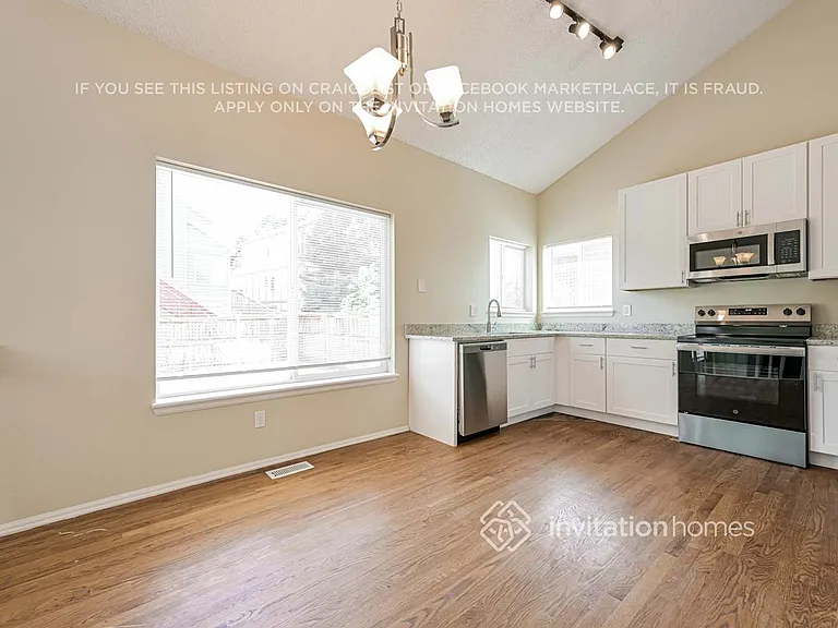 9636 Lameria Dr — Photo 8