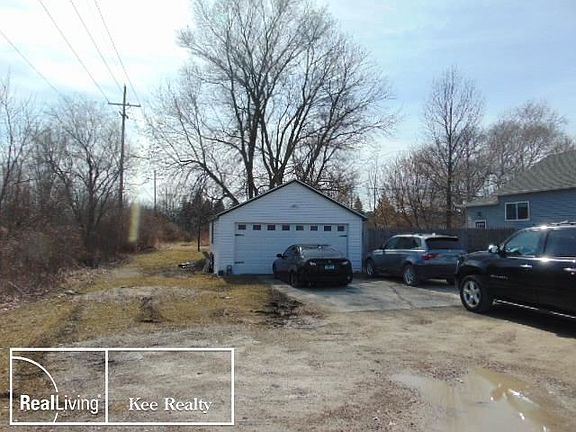 5th image of 876 N Carney Dr