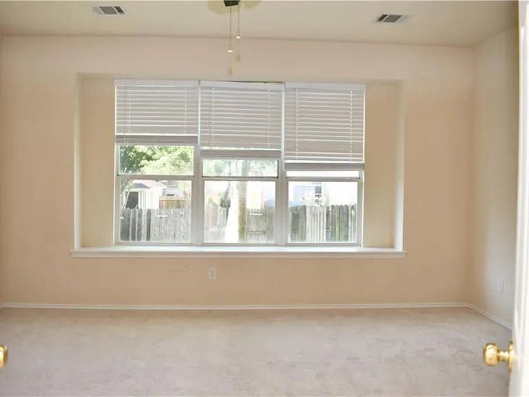 704 Thrush Dr — Photo 11