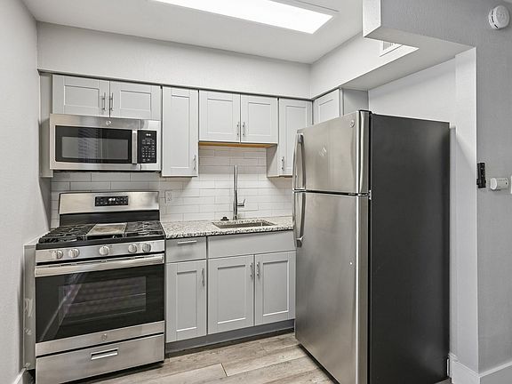 3rd image of 5245 E Thomas Rd #D25