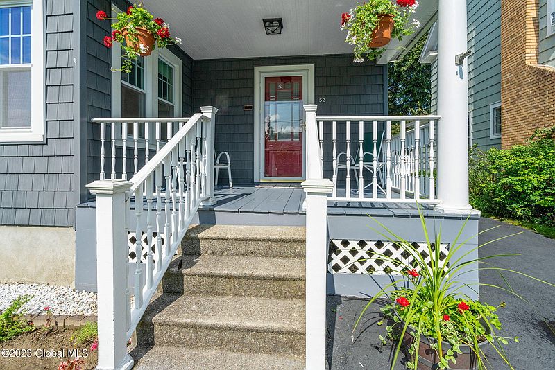 3rd image of 52 Fleetwood Avenue