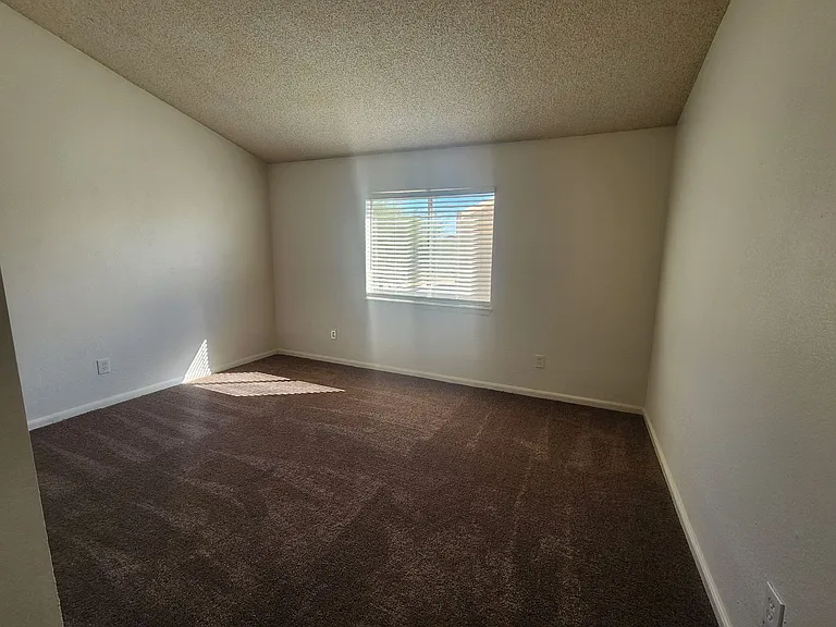 73512 Sun Valley Dr — Photo 7