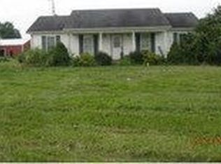 135 College Park Dr, Lebanon, KY 40033