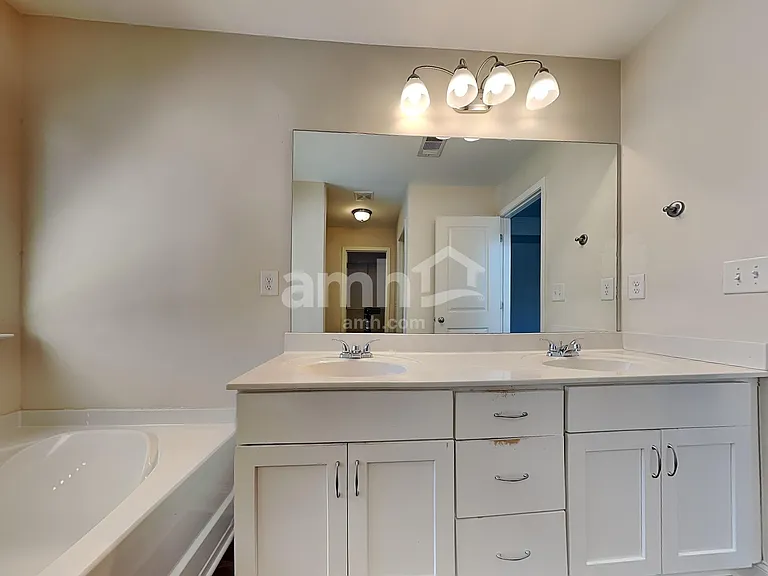 2750 Freemont St — Photo 12