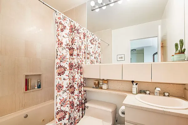 Rented by Compass | media 9