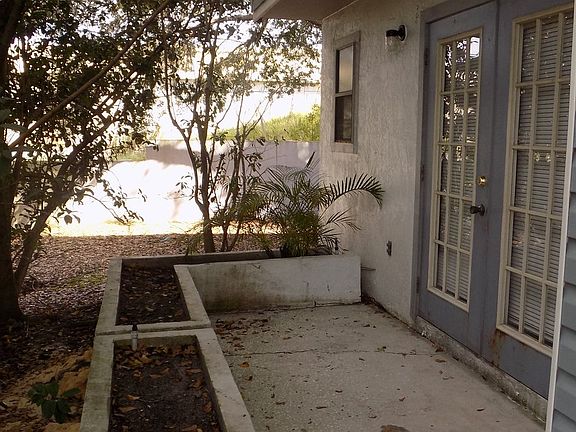 3rd image of 222 Carpenters Way APT 15