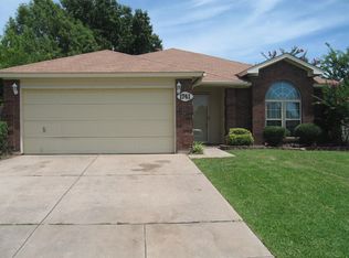 1741 Duster Cir, Arlington, TX 76018