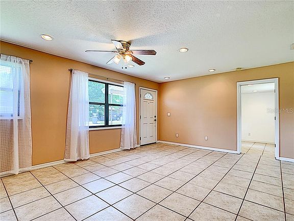 5th image of 301 S Ulysses Dr