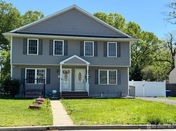 202 Runyon Ave, Middlesex, NJ 08846