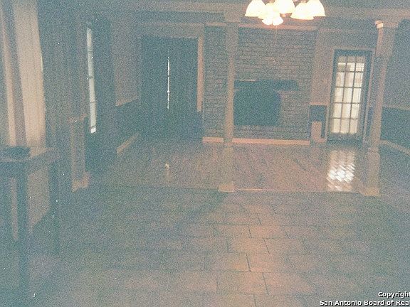 4th image of 14606 Edgemont Dr