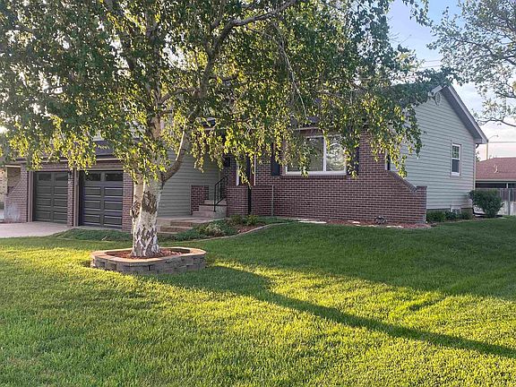 3rd image of 3718 Meadowlark Ln