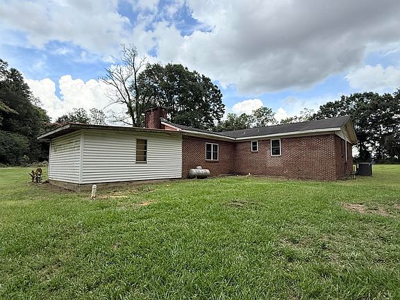 3rd image of 1545 Ward Rd