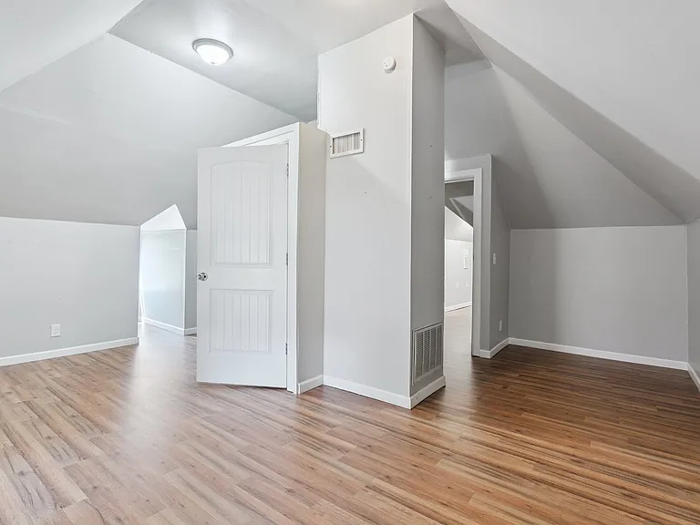 516 W Martin St — Photo 16