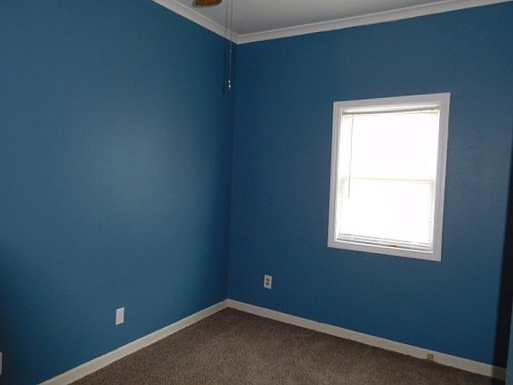 4th image of 512 S Shabbona St