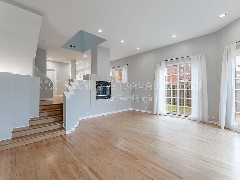 5424 S Ellis Ave #A — Photo 2