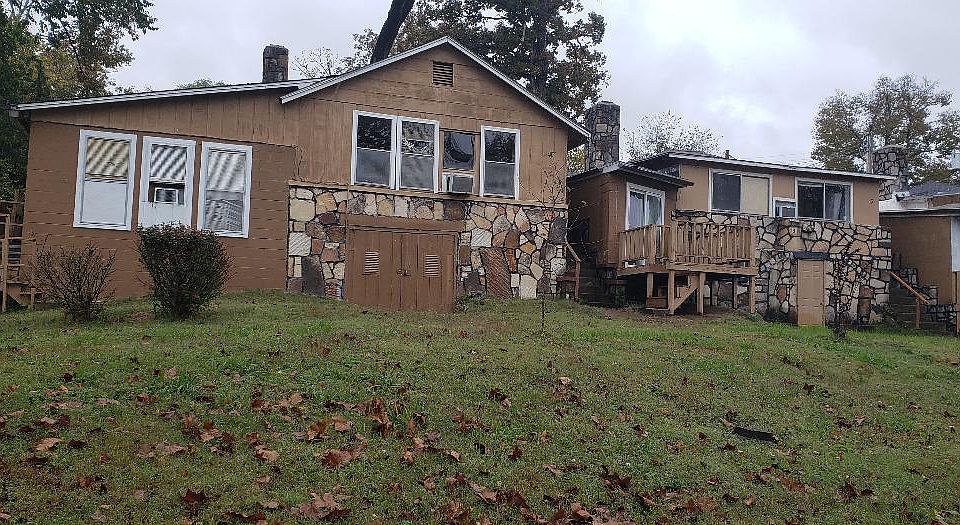 2nd image of 226 Beach Blvd