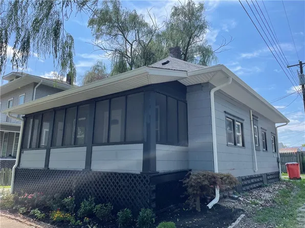 415 S 15th St, Mattoon, IL 61938