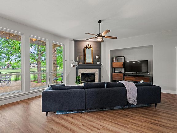 4th image of 1308 Hillridge Dr