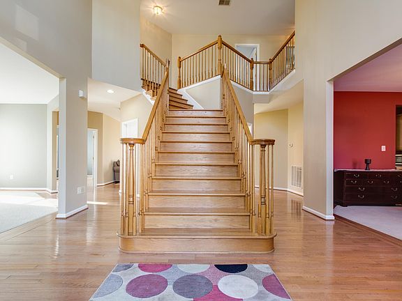 3rd image of 12086 Sand Hill Manor Dr