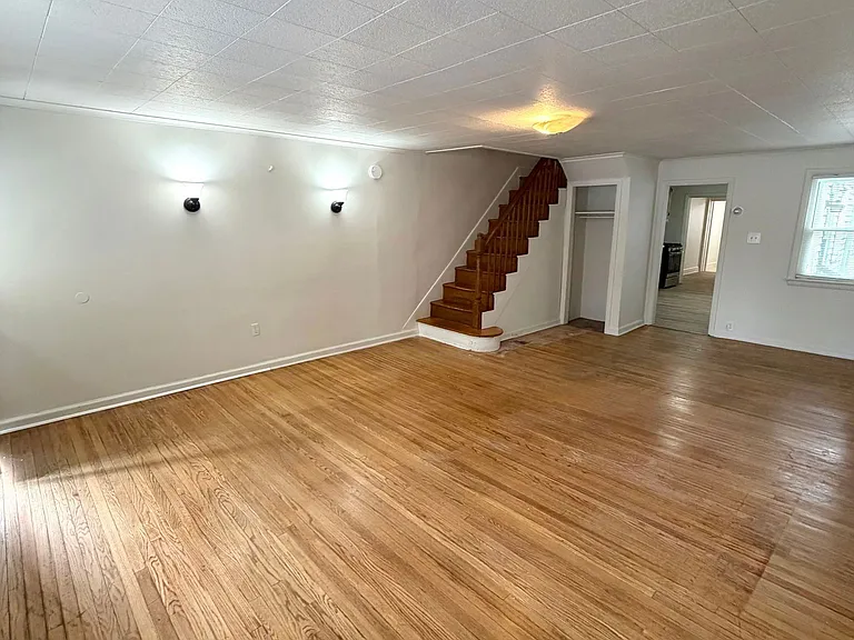 763 Manor St — Photo 7