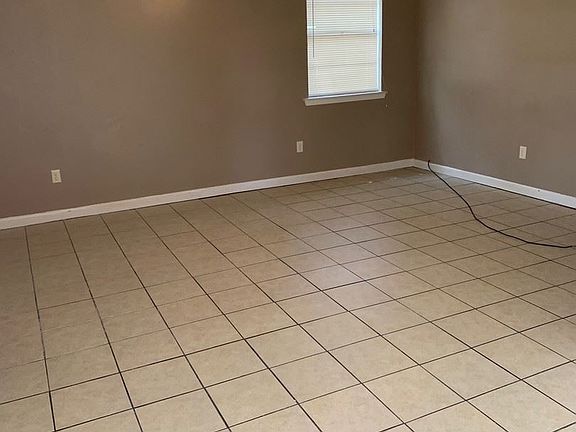 4th image of 426 Vieux Orleans Cir APT A