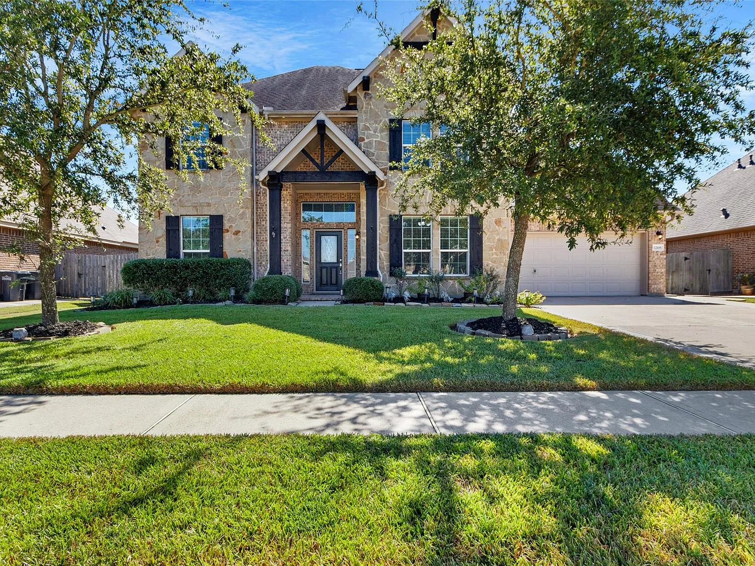 5 bed, 3.5 bath, 3554 sqft, $3,700 — Photo 1