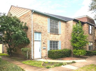 1039 Willow Oaks Cir, Pasadena, TX 77506