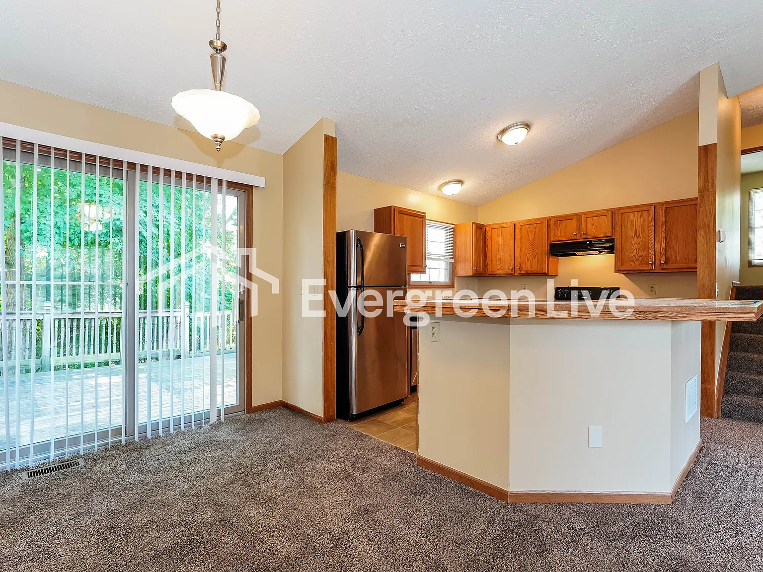 3 bed, 2.5 bath, 1620 sqft, $1,995 — Photo 4