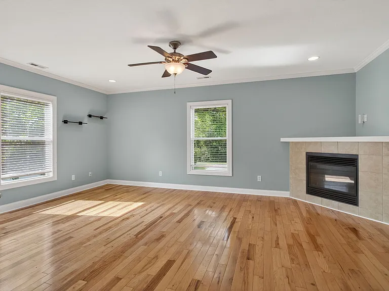 1136 Arlynn Ln — Photo 12
