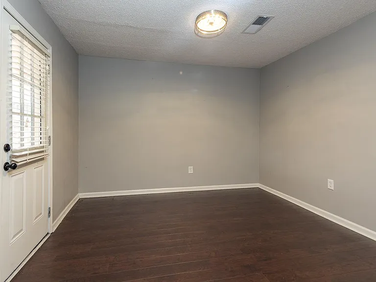 3935 N Heatherhill Dr — Photo 2